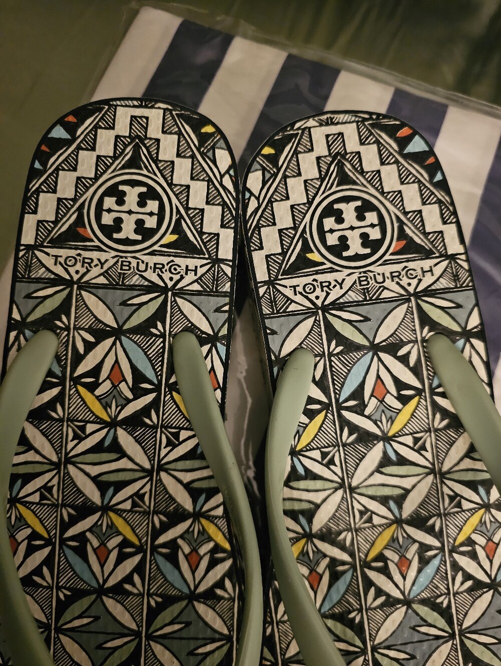 Tory Burch Thandie Printed Wedge Flip Flops Psychedelic Geo Mint Green Sz 8.5 - Picture 5 of 14